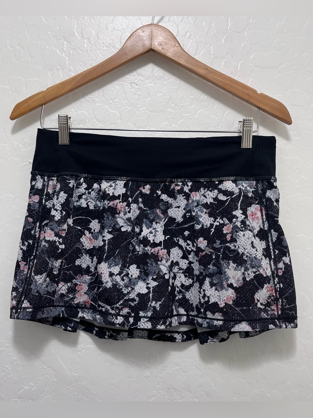 Lululemon Skort Women's 6 Pace Rival Pleated Skirt Spring Bloom Gym Yoga Run